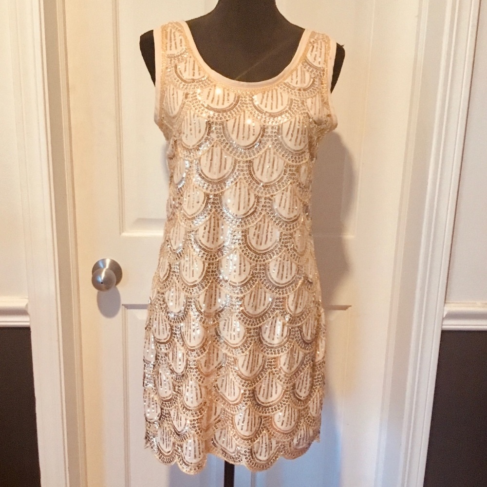 NWT Papillon Scalloped Sequin Sleeveless Dress